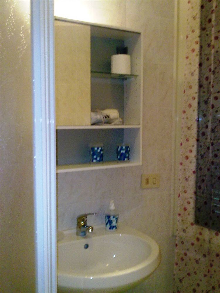 Gigi Holiday Rooms Рим Экстерьер фото