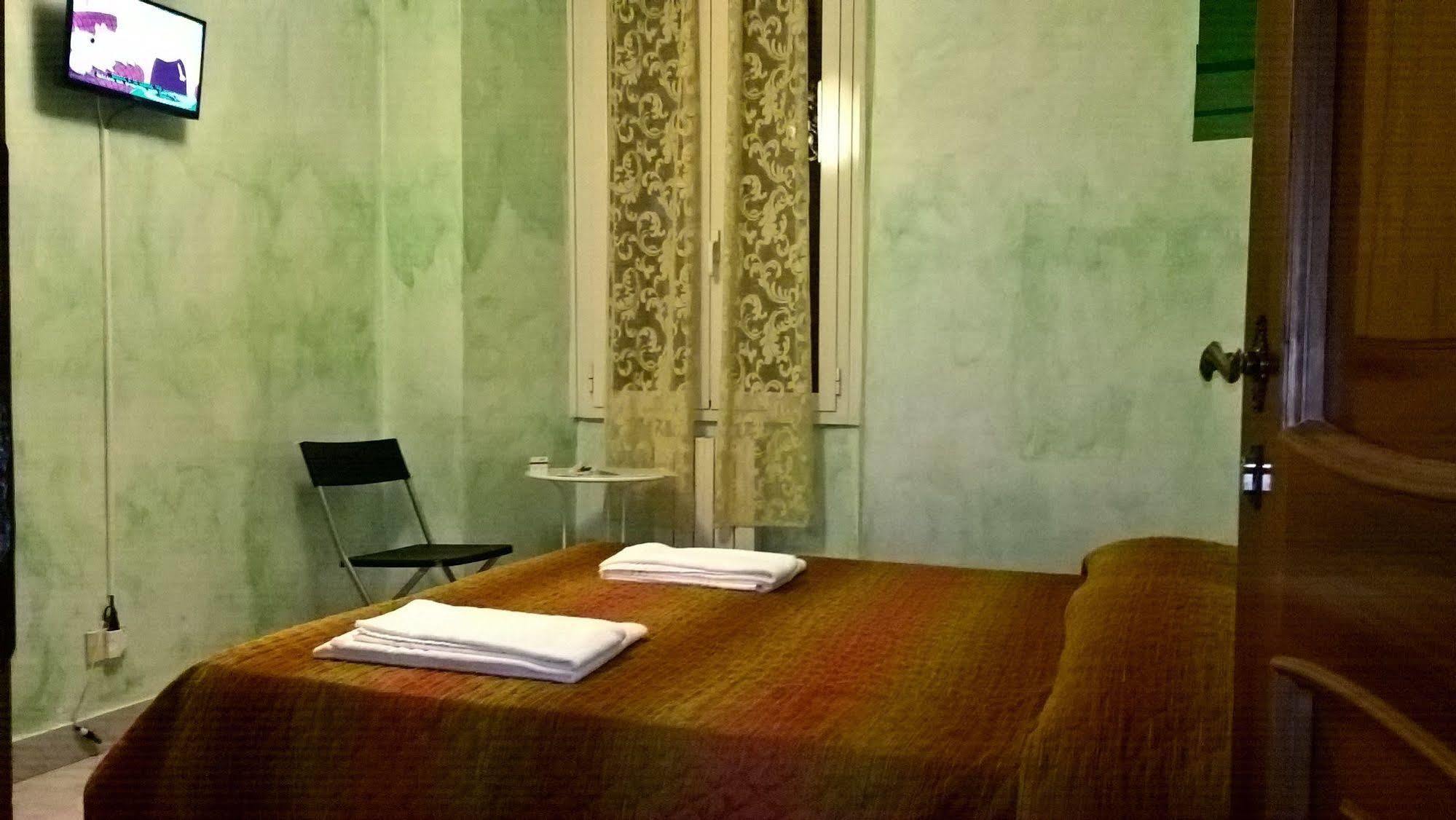 Gigi Holiday Rooms Рим Экстерьер фото